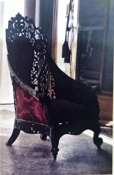 صندلی شاهی؛ به نام مادر به کام پسر!