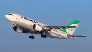تیک اف ایرباس ماهان از فرودگاه الحدید یمن در میان استقبال یمنی‌ها