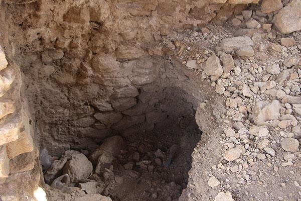 حفاری‌های غیرمجاز در میان آتشکده ساسانی