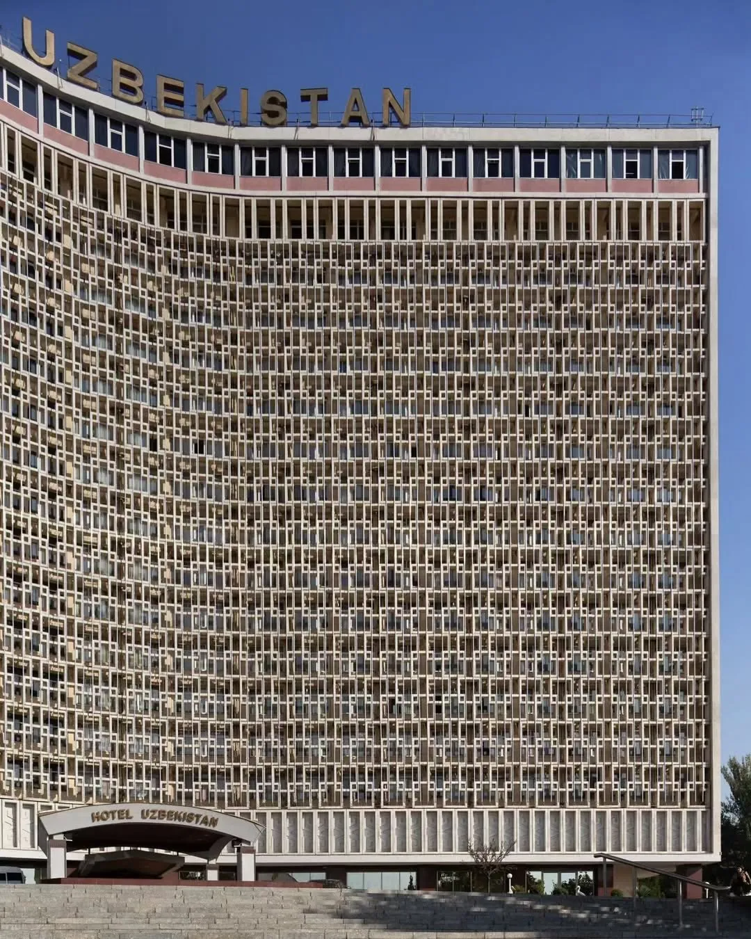 1342