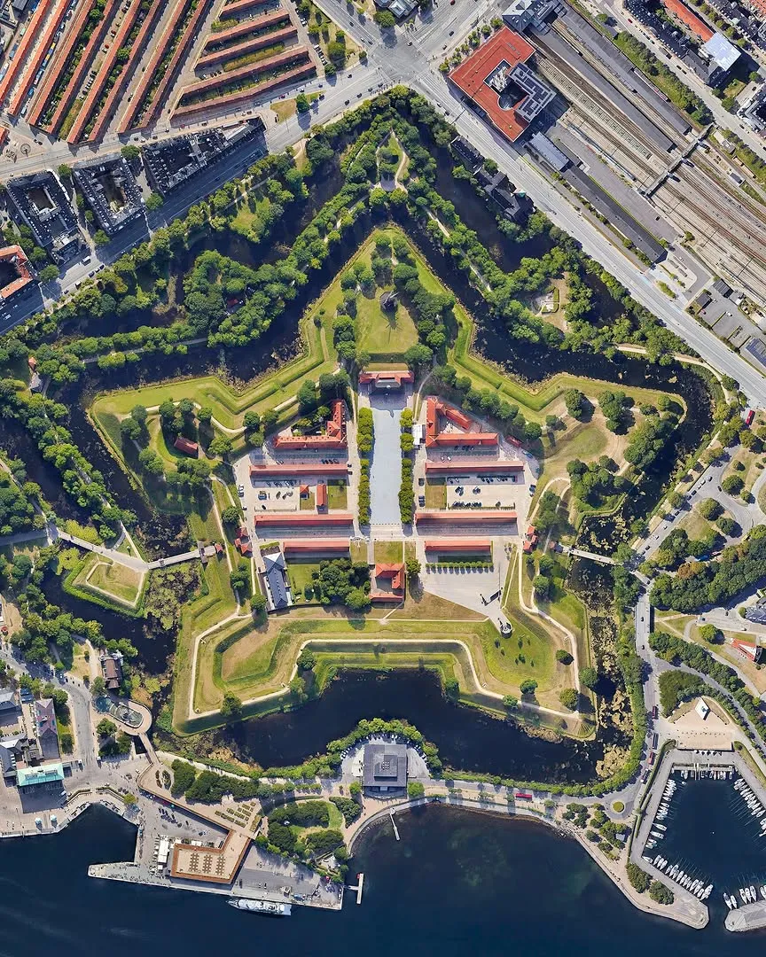 105437
