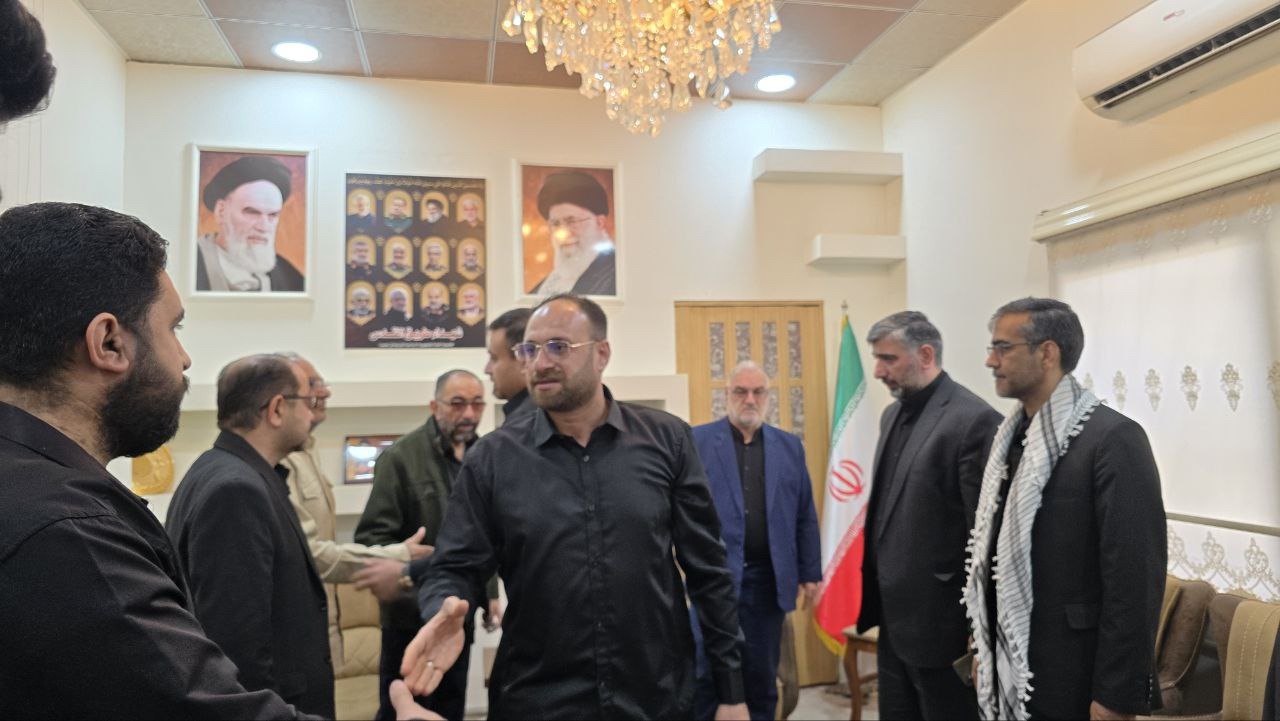 حضور فرماندهان الحشد الشعبی در کنسولگری ایران در بصره