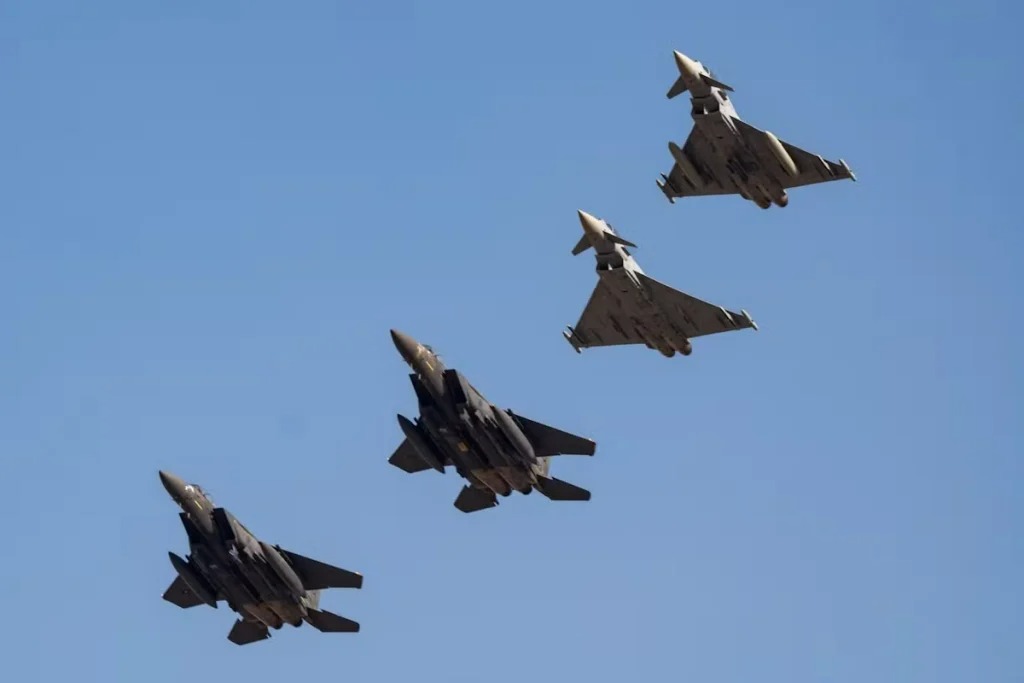 مقایسه Eurofighter Typhoon با جنگنده‌های آمریکایی F-15, F-16, و F/A-18