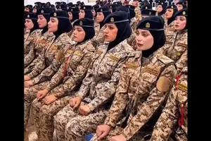مراسم الحاق زنان نظامی به ارتش عراق پس از پایان دوره آموزشی