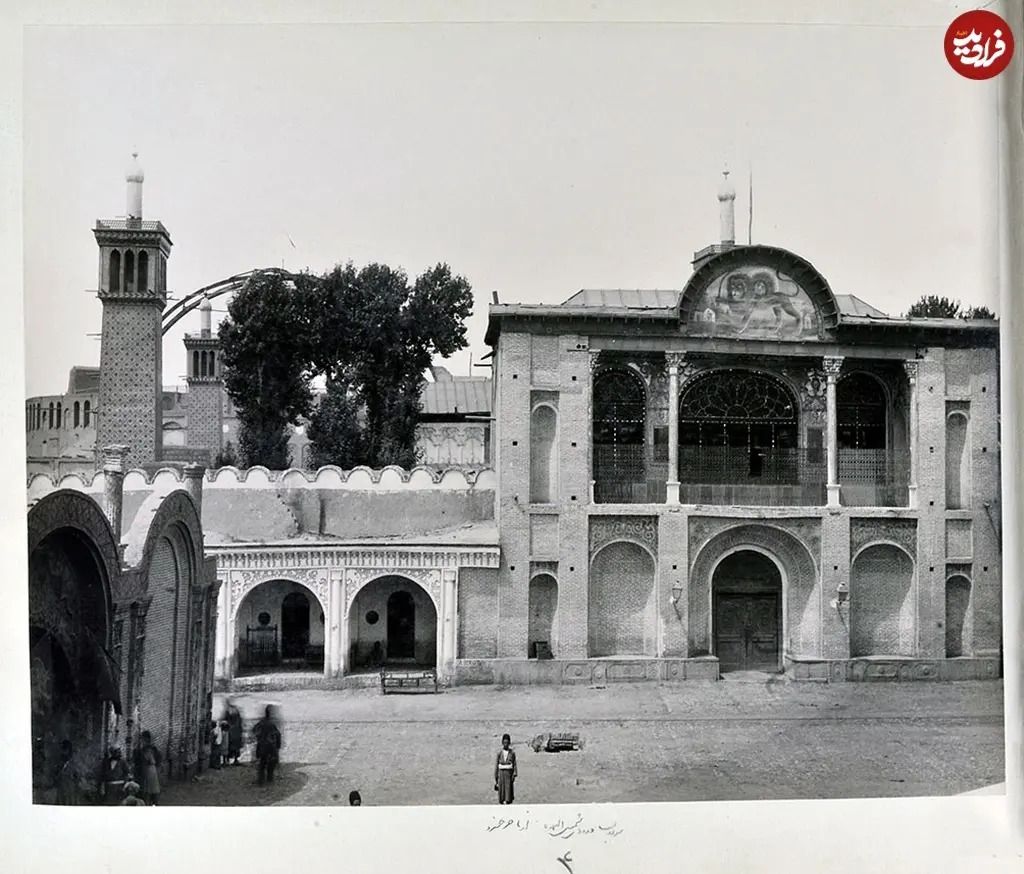 منظرۀ «باب عالی» در خیابان ناصرخسرو در دوران ناصرالدین شاه