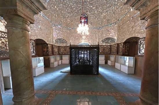 بقعه سر قبر اقا
