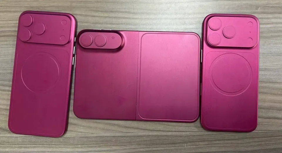 آیفون تاشو در کنار iPhone 18 Pro Max