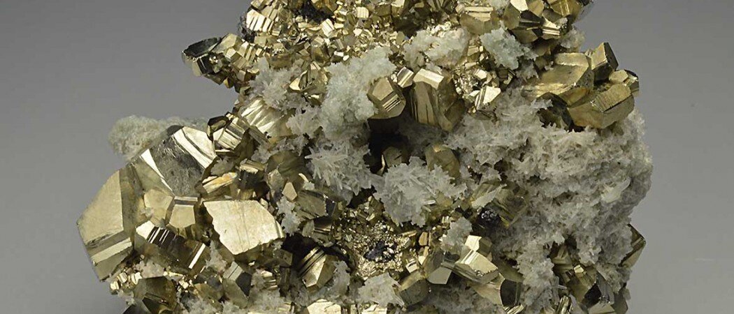 پیریت (Pyrite) - طلای احمق‌ها، اما طلای واقعی فراوانی