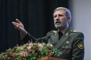 فرمانده کل ارتش: ایرانی تا ۲۰ نسل هم شده می‌جنگد و اجازه خدشه به ایران را نمی‌دهد