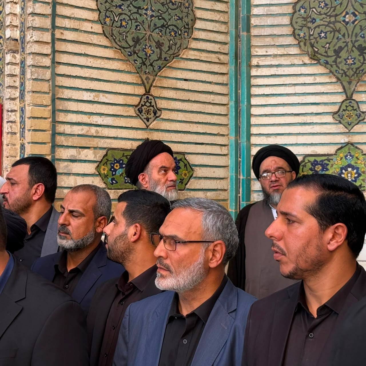 فرزندان آیت الله سیستانی در مراسم تشییع رهبر شهید در نجف