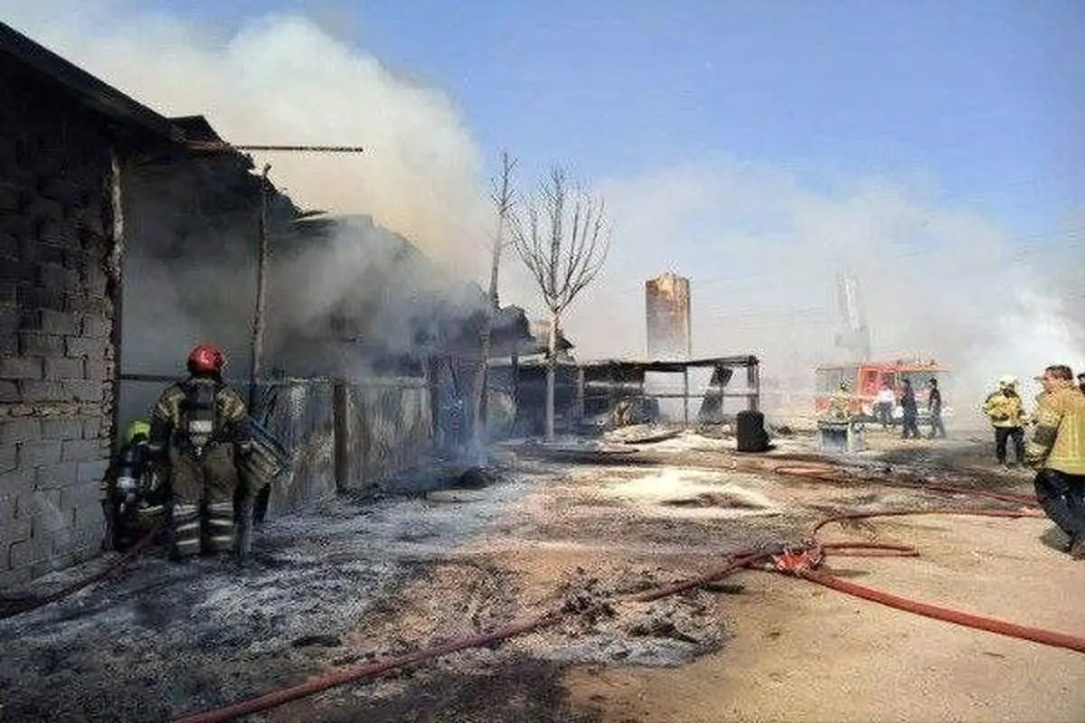 آتش سوزی کارخانه چسب
