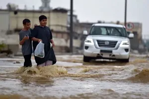 آب‌گرفتگی بی‌سابقه خیابان‌ها در یک کشور عربی (فیلم)