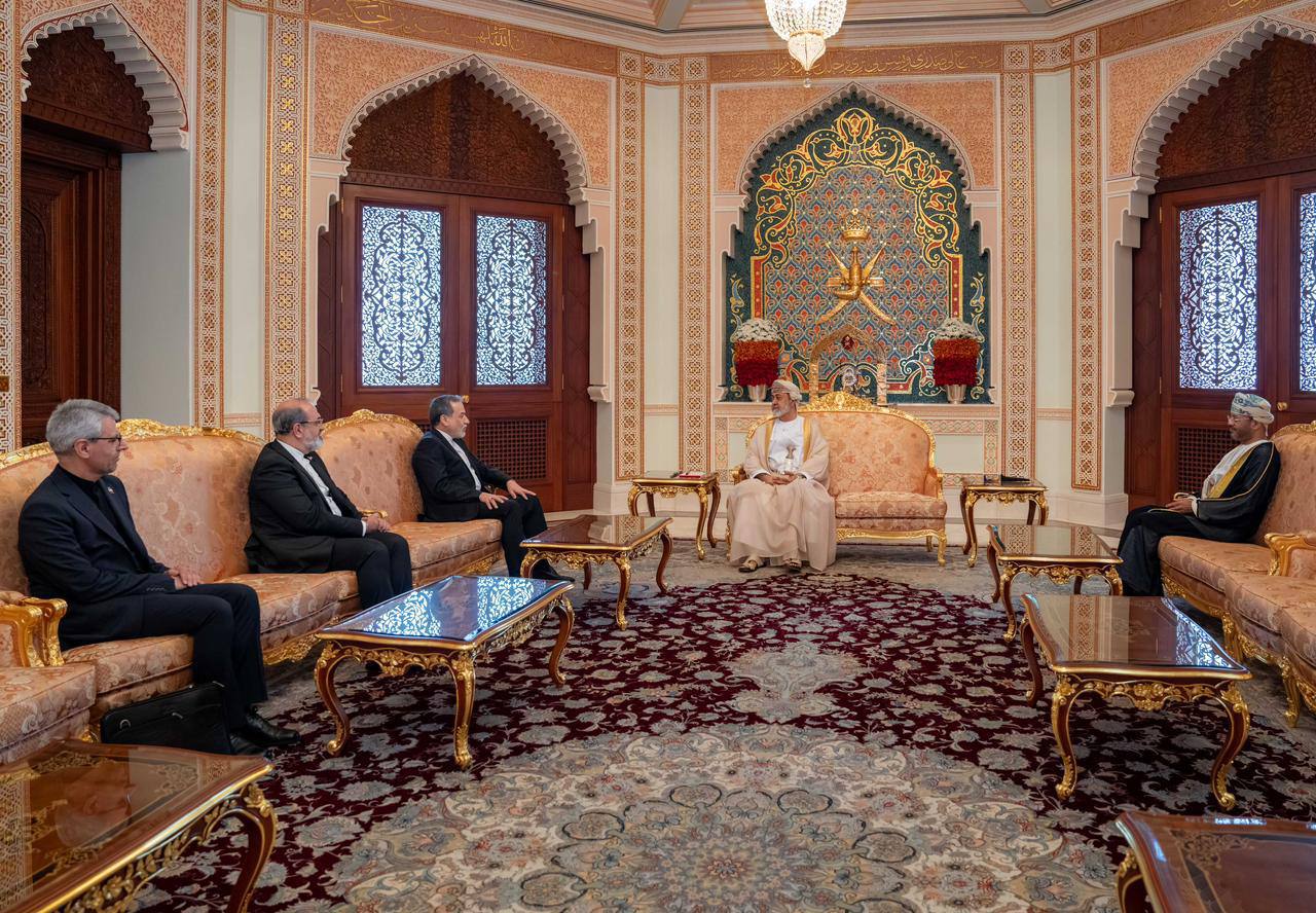 سفر عراقچی به عمان / دیدار با سلطان (عکس)