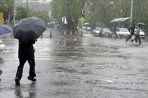 بارش باران در ۱۳ استان کشور