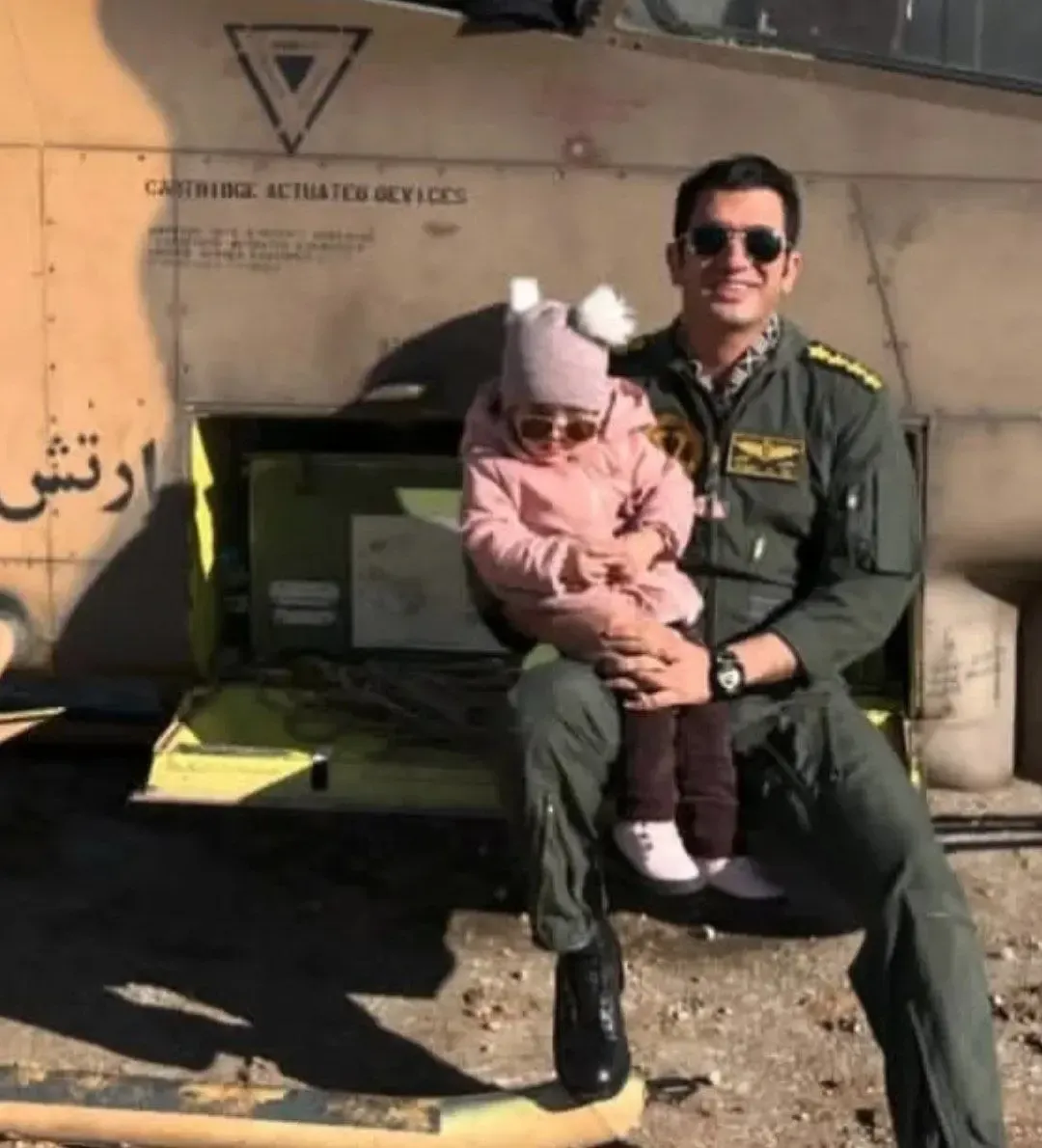 سرهنگ استاد خلبان حامد سرو آزاد که در سقوط بالگرد به شهادت رسید