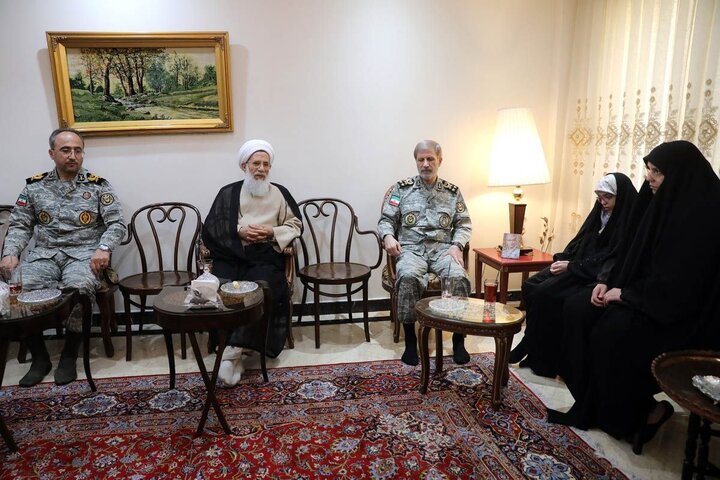 فرمانده کل ارتش: دشمن فهمید که باید به ایران احترام بگذارد