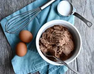 طرز تهیه بستنی دبل چاکلت خانگی با طعم فوق‌العاده شکلات