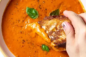طرز تهیه سوپ گوجه فرنگی به سبک فرانسوی