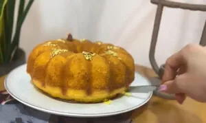 طرز تهیه کیک زعفرانی با بافت پنبه‌ای و مزه بهشتی!