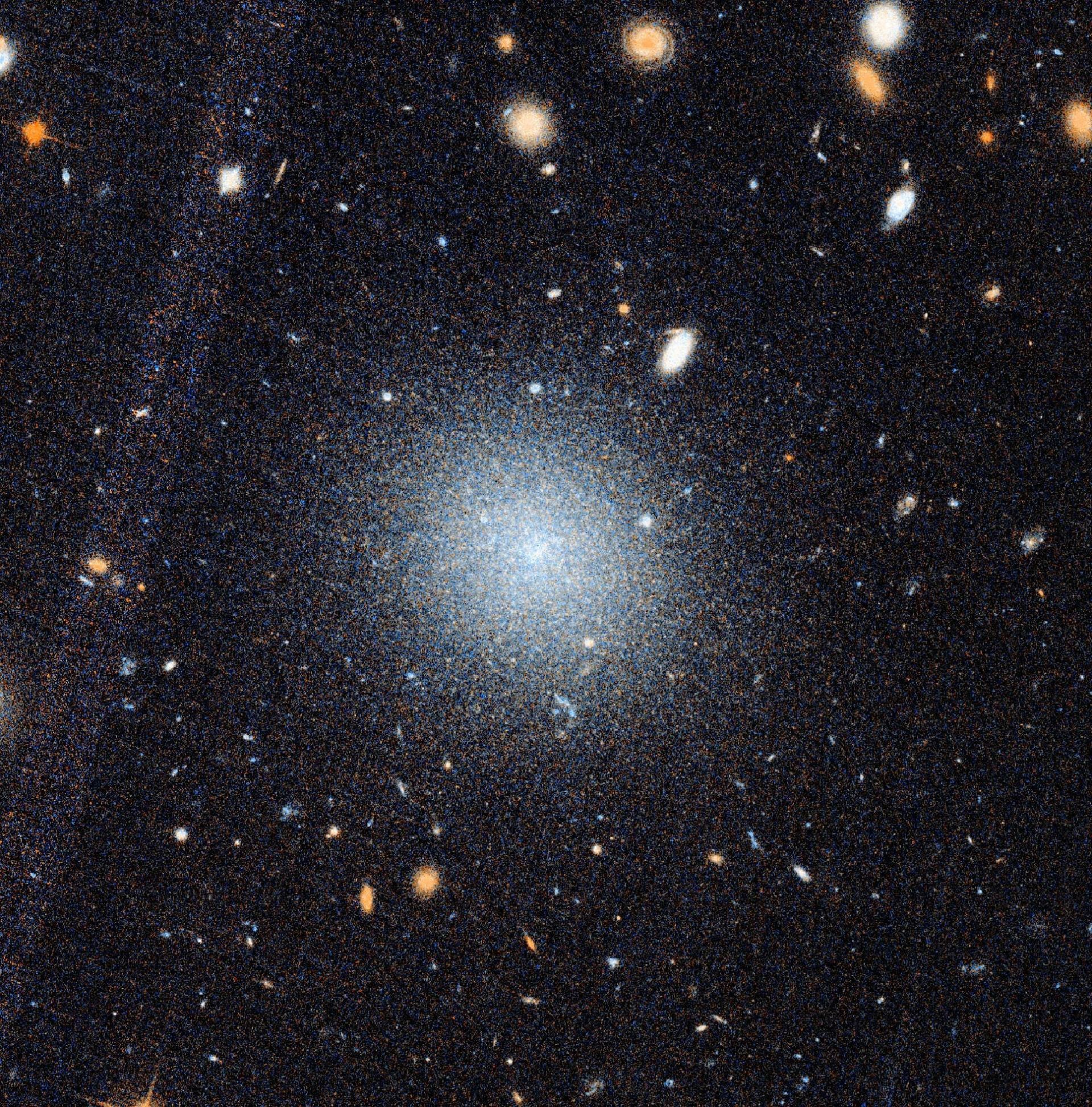 کهکشان NGC 1052-DF9، سومین کهکشانی که حرکت ستارگان و اجرام آن را می‌توان بدون نیاز به وجود ماده تاریک توضیح داد.