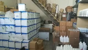 کشف انبار ۴۰ میلیاردی مواد شوینده قاچاق در بروجرد