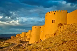 ارگ بلقیس؛ سفر به دل تاریخ زنده اما پنهان اسفراین (+عکس)