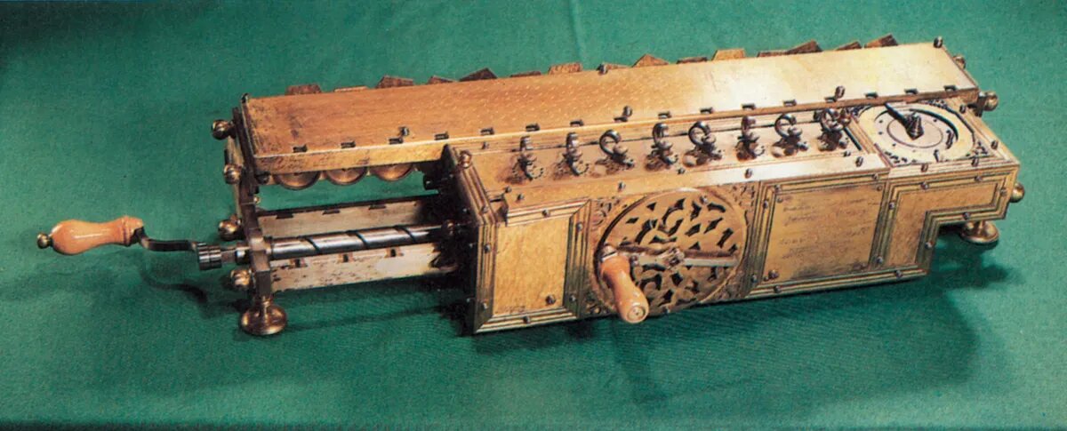 ماشین حساب لایب‌نیتس (Stepped Reckoner)