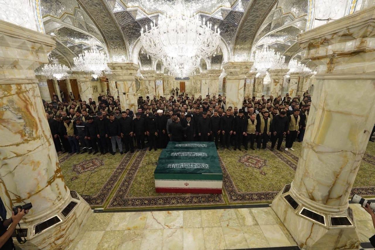نماز بر پیکر رهبر شهید نجف