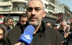 وزیر اقتصاد: دولت تمام قد در حال خدمت‌رسانی به مردم است