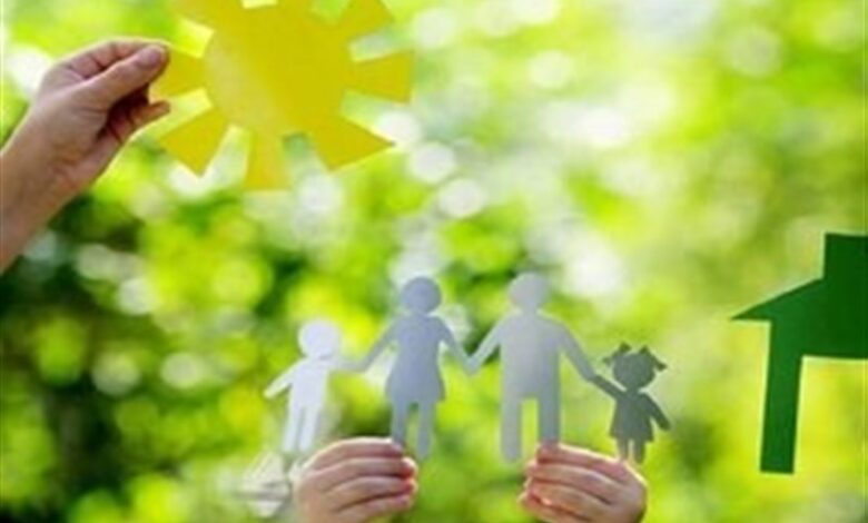 خانواده را با رفتاری از سر انصاف و دو ر از تبعیض، مکانی امن برای بچه ها نگه داریم.