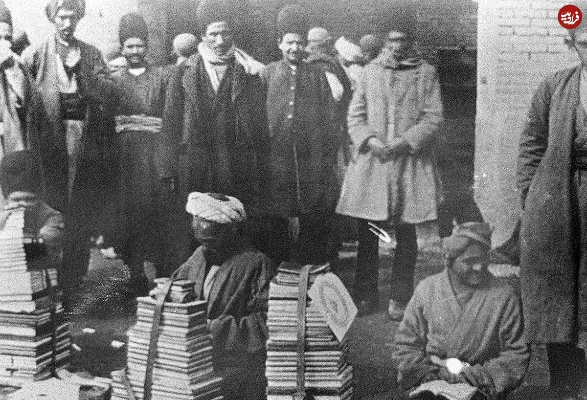 نمایی از کتاب‌فروشان دوره‌گرد در دوران قاجار