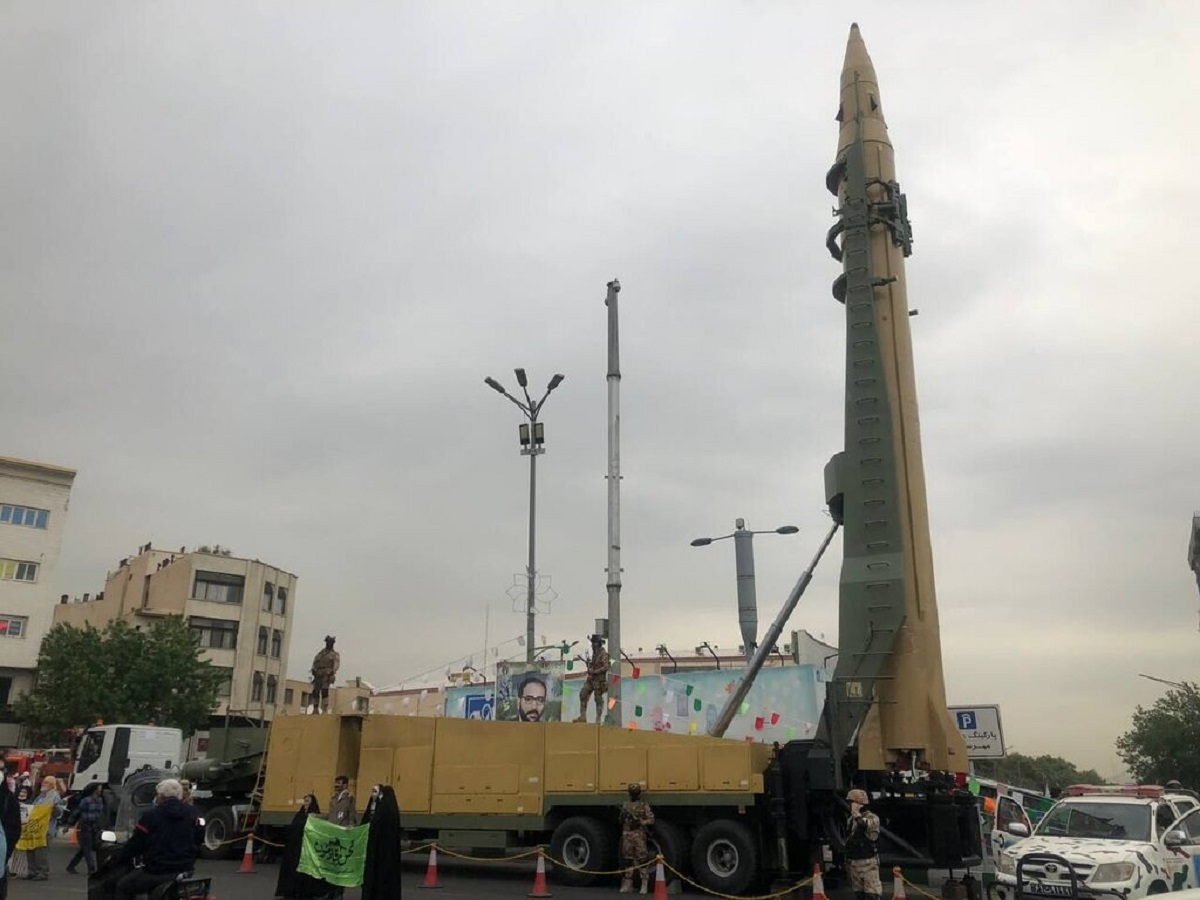 عماد یکی از موشک‌های میان‌برد و پیشرفته در توان موشکی ایران به شمار می‌رود که با هدف افزایش دقت اصابت و بهبود سامانه‌های هدایت در مرحله پایانی پرواز توسعه یافته است.