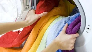 چگونه بدون شستشو فقط از خشک‌کن لباسشویی استفاده کنیم؟
