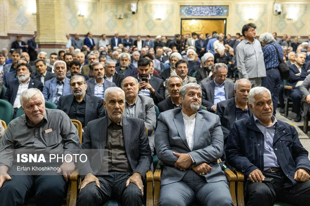 دو اتفاق کاملاً معمولی که مرا بُرد به سال های نه چندان دور: آستین کوتاه پزشکیان و ختم خواهر خاتمی!