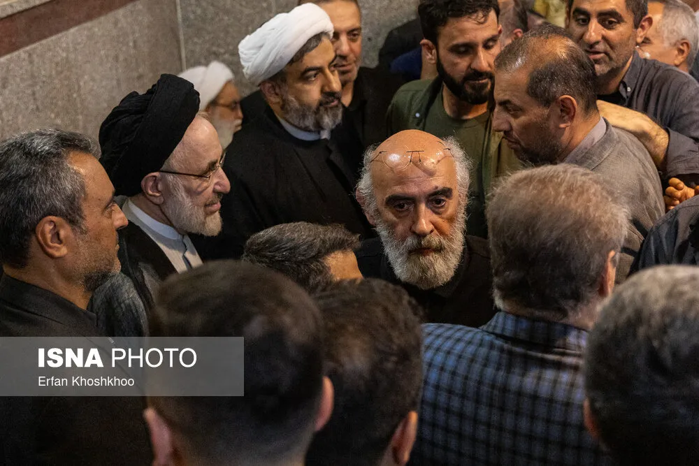 دو اتفاق کاملاً معمولی که مرا بُرد به سال های نه چندان دور: آستین کوتاه پزشکیان و ختم خواهر خاتمی!