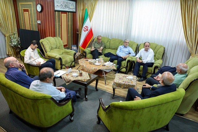 عکس و مکث/ در ستایش کت درآوردن پزشکیان اما نه فقط برای کولر که به امید جنم و باج ندادن!