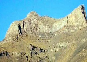 پادشاه دادگر شاهنامه به کدام کوه پناه برد؟ /ماجرای ۲ کوهی که محلی ها معتقدند پناهگاه این پادشاه شد