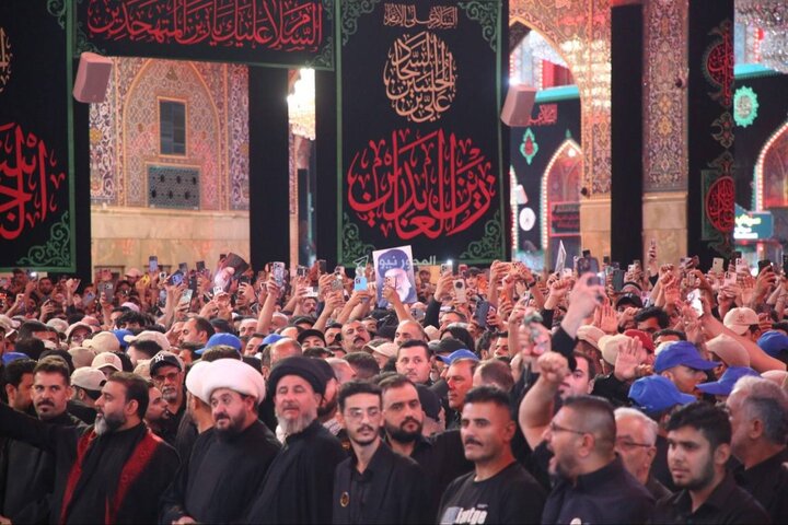 اقامه نماز بر پیکر رهبر شهید