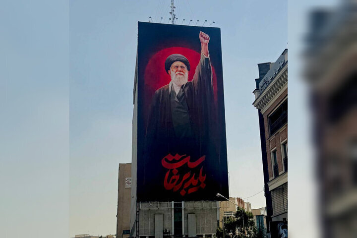 آنچه هنرمندان برای رهبر شهید نقش زدند