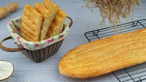 طرز تهیه نون بربری کنجدی با آرد فانتزی و فر خانگی