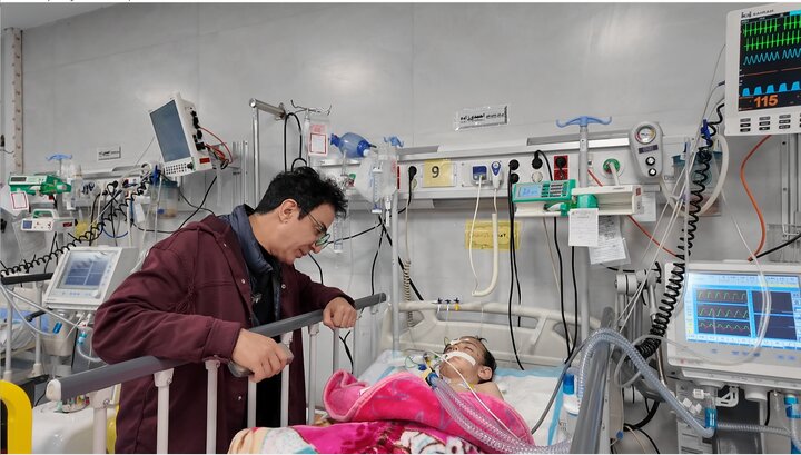 دیدار عمو پورنگ با کودکان بیمار و مجروح در جنگ