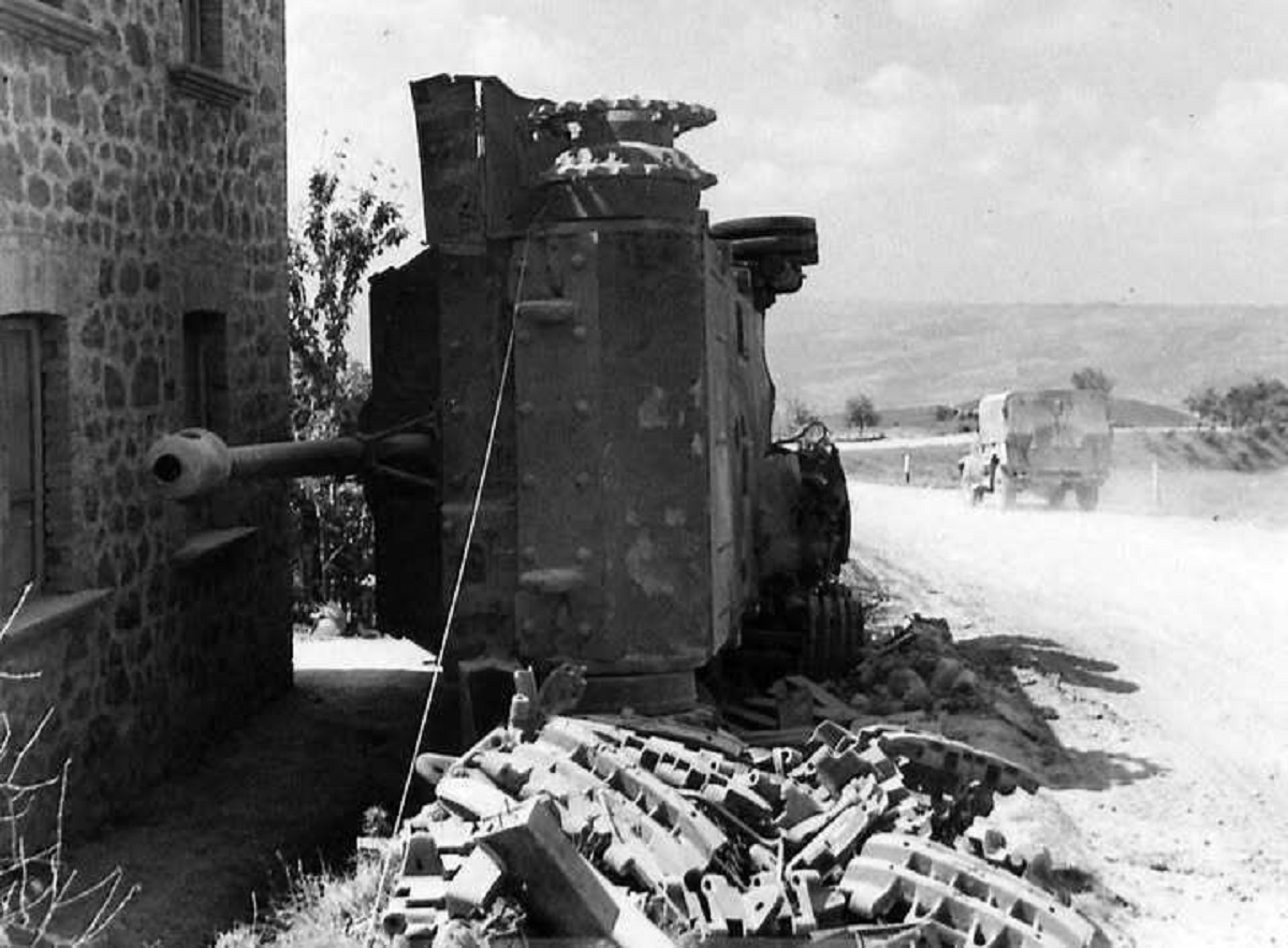تانک‌کش آلمانی از نوع Elefant tank destroyer