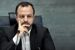 خاندوزی وزیر سابق اقتصاد: فروش نفت اردیبهشت ماه کشور رقم خوبی بود