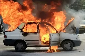 شدت گرما در زابل منجر به آتش سوزی یک دستگاه پراید شد