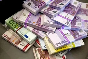 پیام رونمایی طرح‌های جدید یورو/اسکناس‌ها رفتنی نیستند