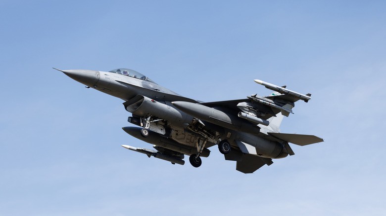 F-16