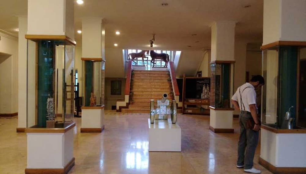ورودی خانه هنرمندان