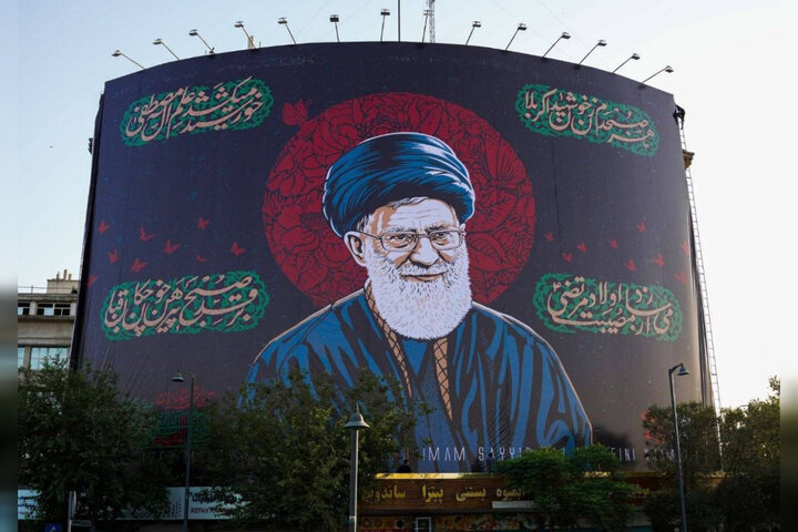 آنچه هنرمندان برای رهبر شهید نقش زدند