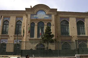 دبیرستان فیروز بهرام/ از احمد شاملو تا مقام امنیتی ساواک