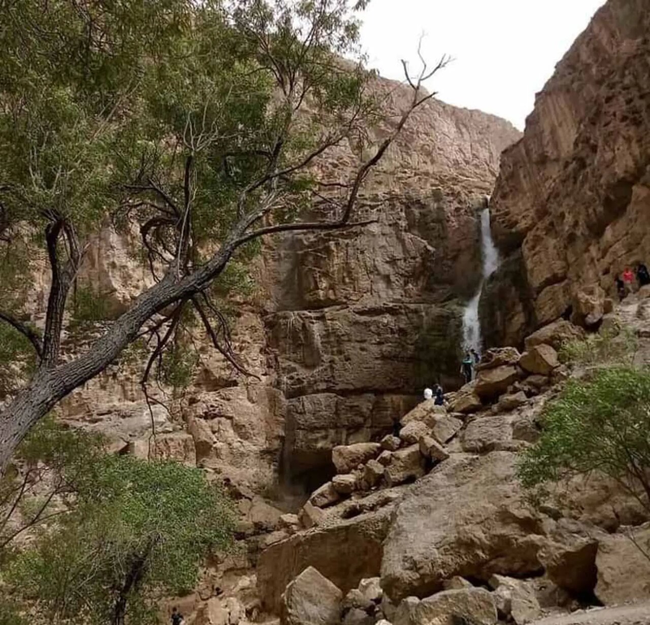 آبشار دره گاهان